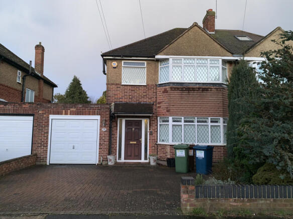 THREE DOUBLE BEDROOM HOUSE