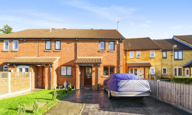 Two Bedroom End of Terraced House in Hayes