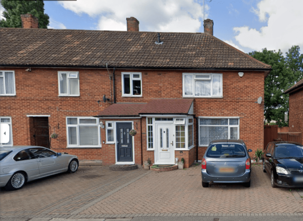 Three Bedroom Terraced House in Harrow Weald