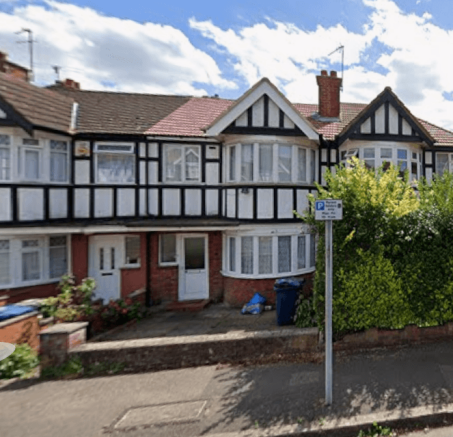 Three-Bedroom Terraced House ¿ Ryaners Lane, Ha