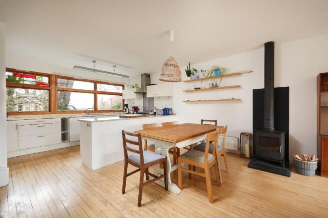 Kitchen dining area