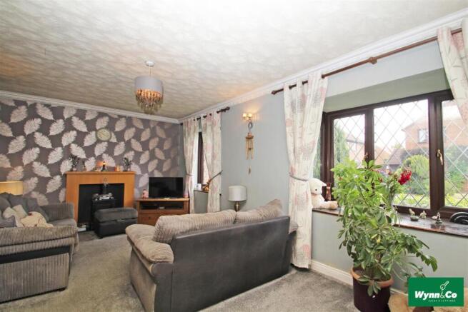 Living Room 2L.jpg