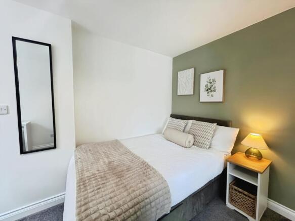pbox-bedroom-322878.jpg