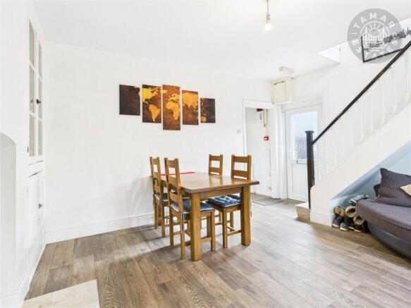 Lounge/Dining Room