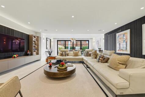 Windermere Avenue, Finchley, London, N3