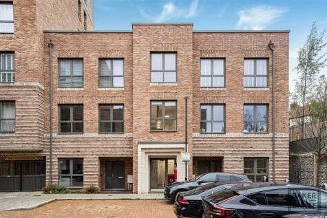 Larch Way, Oakwood/Southgate, London, N14