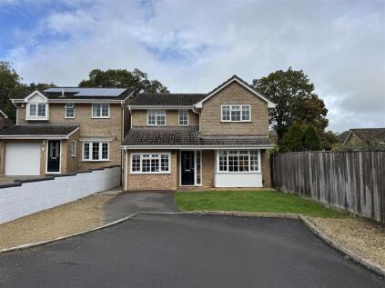 Barnaby Close, Midsomer Norton