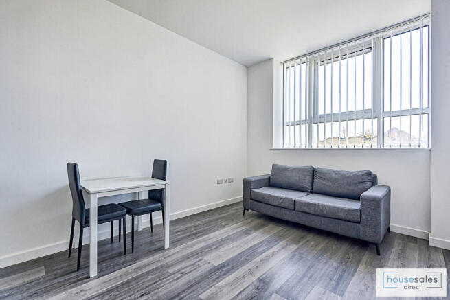 Kitchen / Living Area