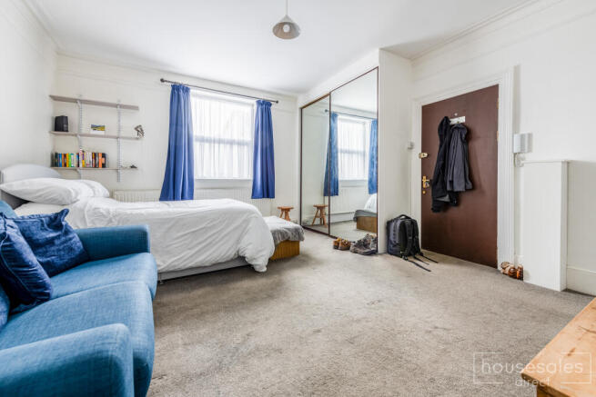 Living Room/ Bedroom