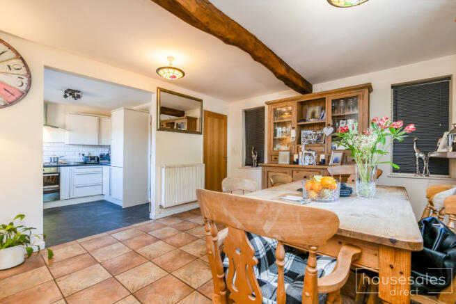 Kitchen/ Dining Room
