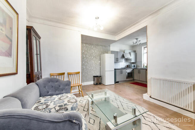 Kitchen/ Dining Room