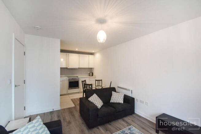 Kitchen/ Living Room