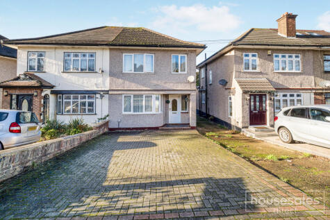 Clockhouse Lane, Romford, RM5