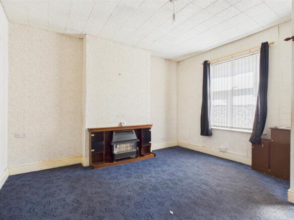 CAM03729G0-PR0050-STILL002