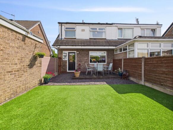 CAM03729G0-PR0064-STILL028