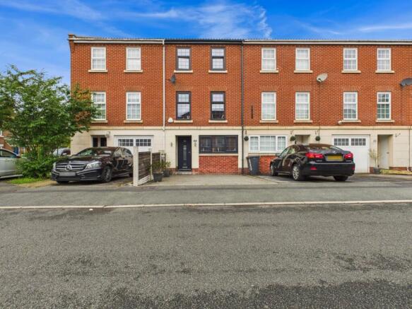 CAM03729G0-PR0088-STILL001