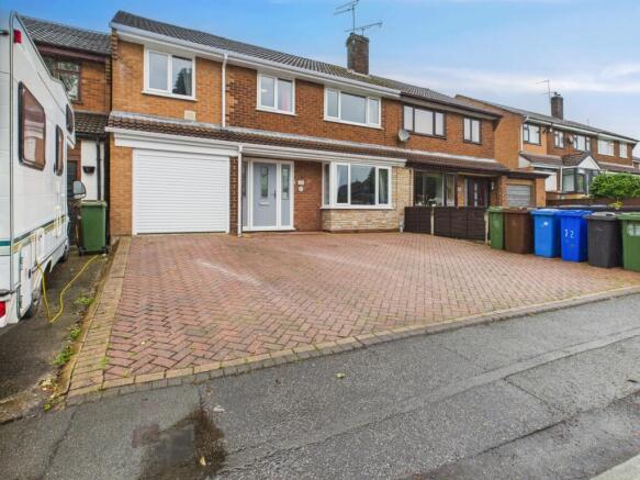 CAM03729G0-PR0111-STILL035