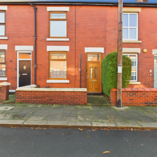 Grosvenor Road, Hyde, SK14 5AB