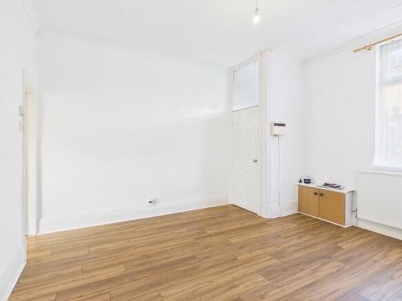 CAM03729G0-PR0169-STILL002