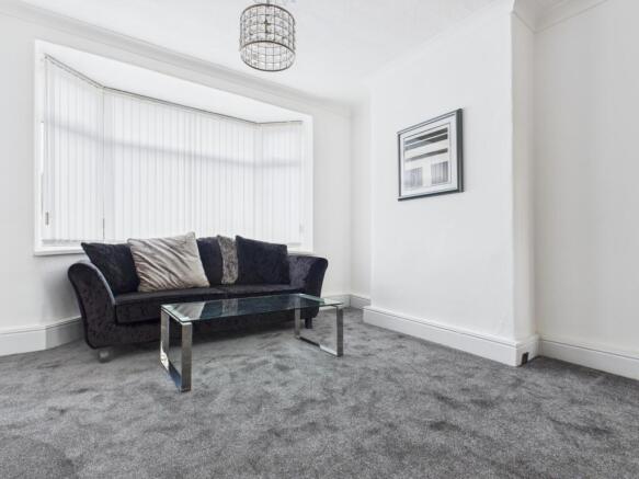 CAM03729G0-PR0172-STILL009