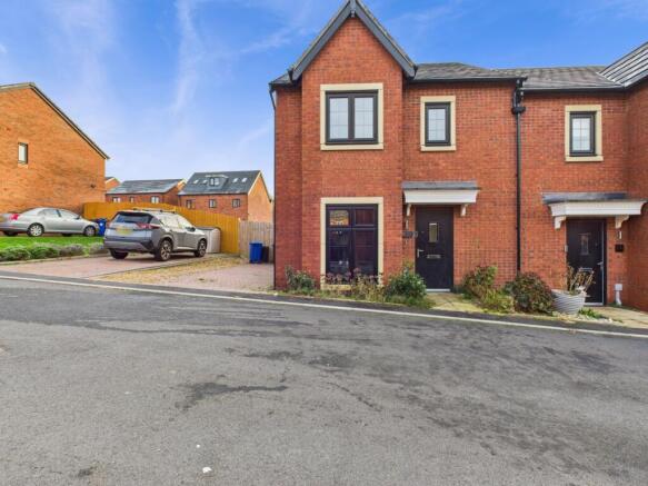 CAM03729G0-PR0178-STILL023