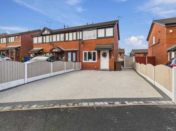 CAM03729G0-PR0186-STILL020