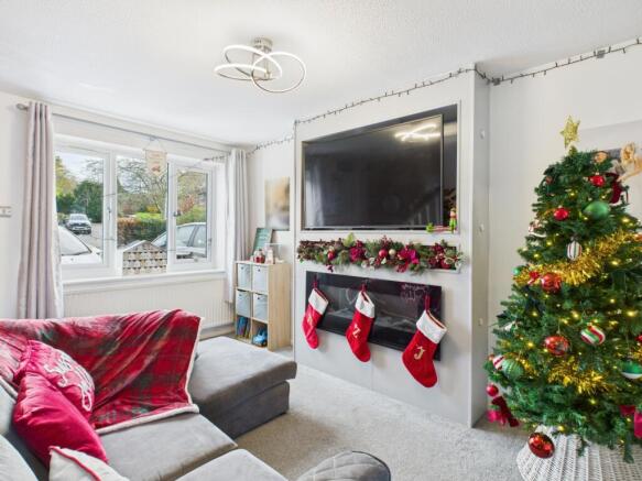 CAM03729G0-PR0186-STILL011