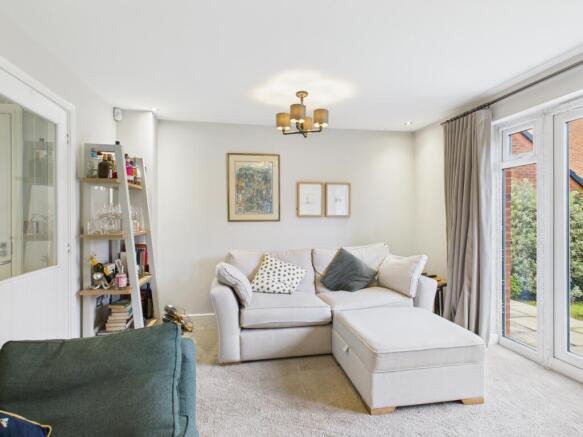 CAM03729G0-PR0221-STILL002