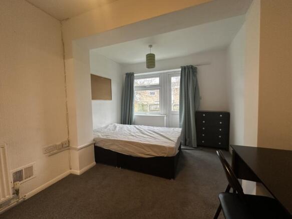 Downs Road room 1 (2)