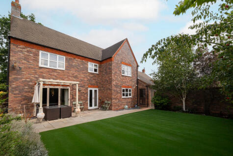 Mitchell Close, Fradley, WS13