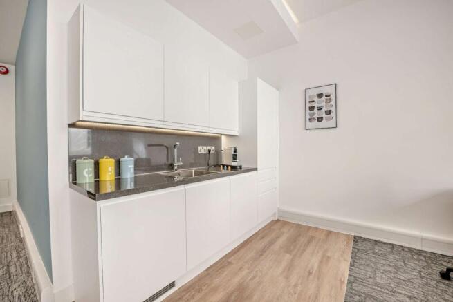8572388interior03800.jpg