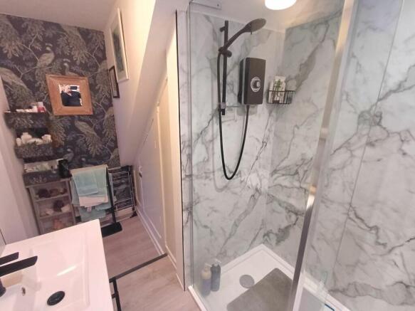 En suite shower room