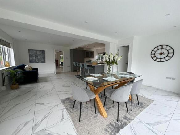 Open Plan Kitchen Dining Area