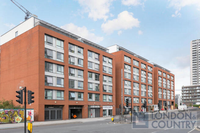 2 bed flat to rent High Street, Stratford E15