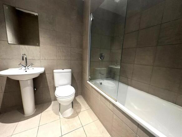 WhatsApp Image 2025-11-25 at 11.29.41_b00e9c46.jpg