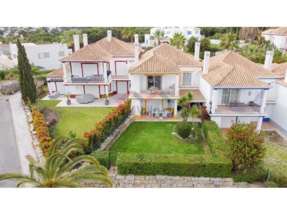 Furnished 2-Bedroom Apartment with Terrace in Encosta do Lago, Quinta do Lago