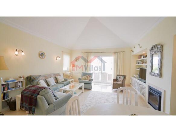 Furnished 2-Bedroom Apartment with Terrace in Encosta do Lago, Quinta do Lago