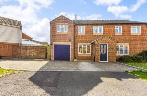 Magpie Lane, Lee-On-The-Solent, PO13