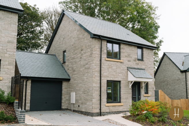 Garage & Driveway