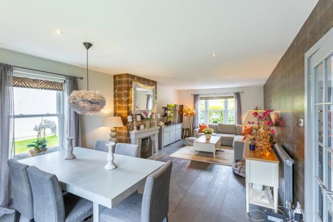 Sitting/Dining Room