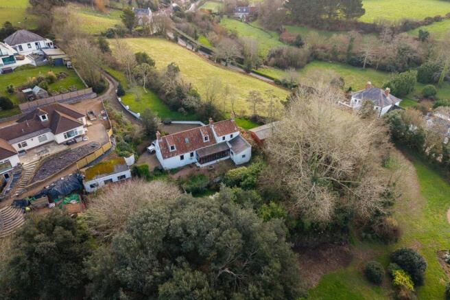 Aerial View/Rear