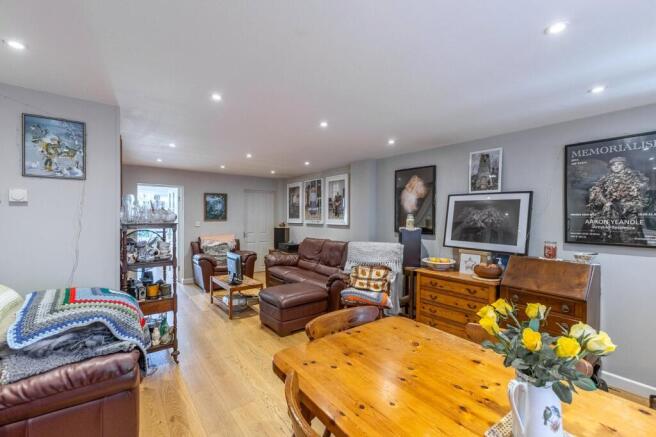 Sitting/Dining Room