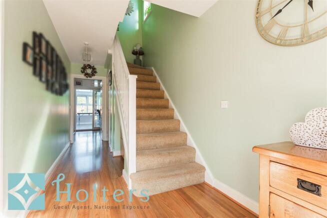 32 Meadow View, Newtown-03.jpg