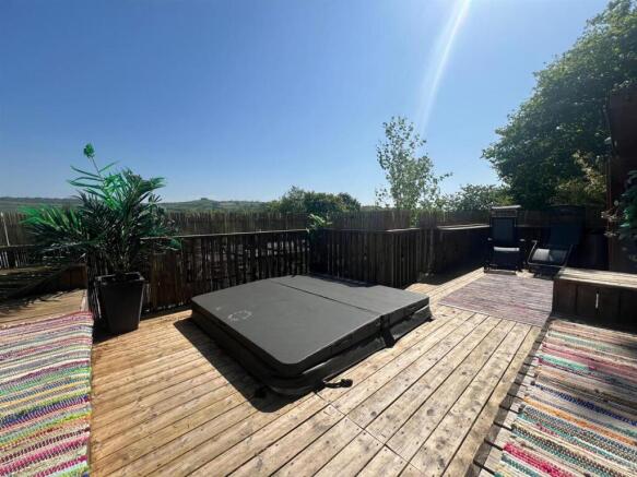 GARDEN PIC 4.jpeg