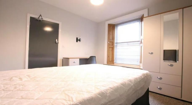 258 Overdale_Rooms_1