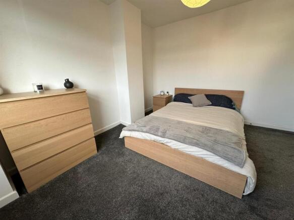 Room4_821 Filton Ave_2