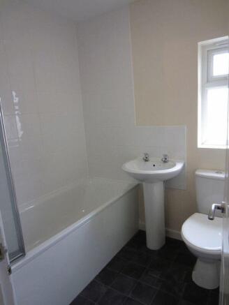 963 Filton Ave_Bathroom