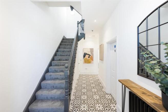 34 Overnhill Rd_Entrance