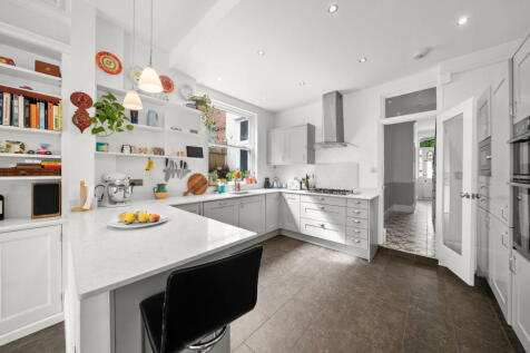Chandos Road, London, NW2 4LT