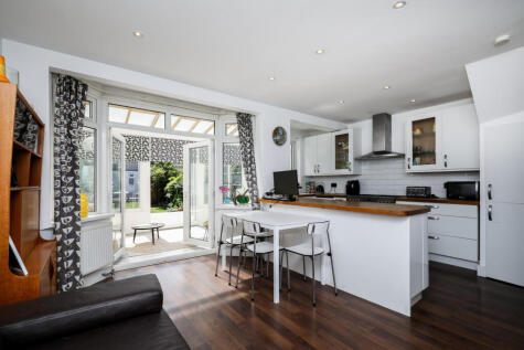 Oldfield Lane South, Greenford, UB6